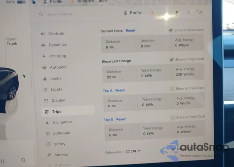 2023 Tesla Model Y Awd/Long Range Dual Motor All-Wheel Drive z USA, uszkodzony, nr VIN 7SAYGDEE3PA028171